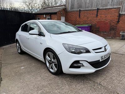 Used Vauxhall Astra Edition 2013 White Hatchback