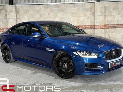 Used Jaguar XE R-Sport 180 HP (132 kW) 2015 Blue Sedan
