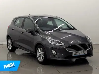 Käytetty Ford Fiesta Zetec 100 HP (73 kW) 2019 Harmaa Viistoperä