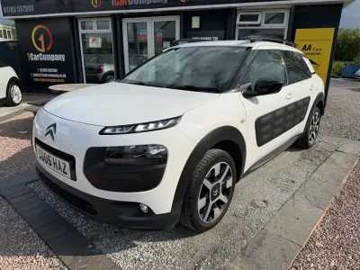Gebraucht Citroën C4 Cactus Flair 100 PS (73 kW) 2017 Weiß Kleinwagen