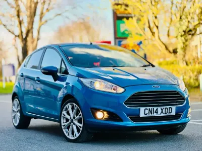 Begagnad Ford Fiesta Titanium X 125 HK (91 kW) 2014 Blå Halvkombi