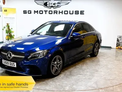 Begagnad Mercedes C200 AMG line 2019 Blå Sedan