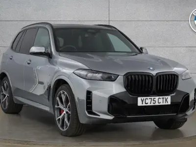 Begagnad BMW X5 M Sport 482 HK (354 kW) 2025 Grå SUV