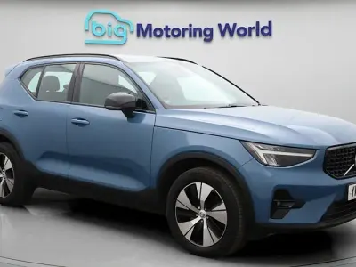 Usado Volvo XC40 Plus 211 HP (155 kW) 2023 Azul SUV