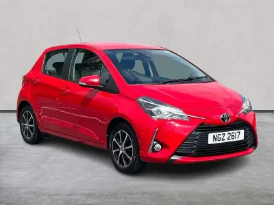 Used Toyota Yaris 111 HP (81 kW) 2019 Red Hatchback