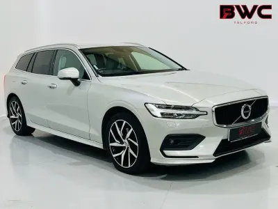 Used Volvo V60 Momentum 190 HP (139 kW) 2019 Gold Estate