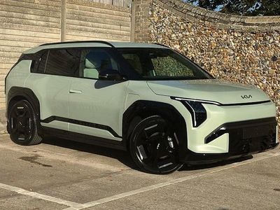 New 2025 Kia EV3 GT-Line SUV | £38,877 (Expensive)