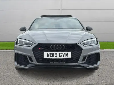 Usado Audi RS5 Sportback Sport 444 HP (326 kW) 2019 Cinzento Citadino