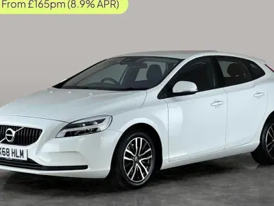 Used Volvo V40 Momentum 122 HP (89 kW) 2019 Hatchback
