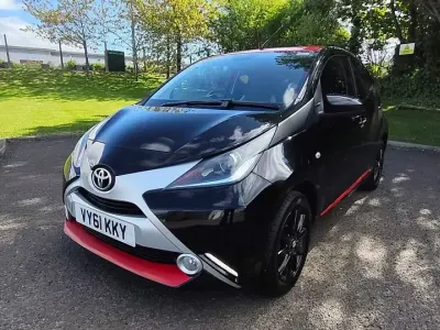 Used Toyota Aygo x-press 68 HP (50 kW) 2017 Black Hatchback