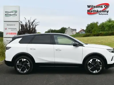 Used Vauxhall Grandland Ultimate 154 kW (210 HP) 2025 White SUV