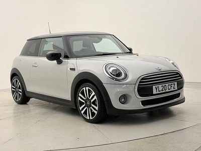 Usado Mini Cooper Exclusive 134 HP (98 kW) 2020 Prateado Citadino