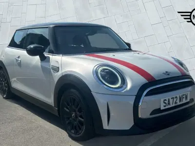 Używany Mini Cooper Classic 134 KM (98 kW) 2022 Srebrny Hatchback