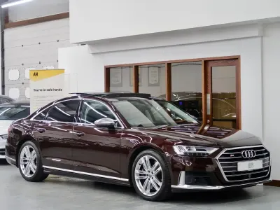 Used Audi S8 Business 571 HP (419 kW) 2020 Red Sedan