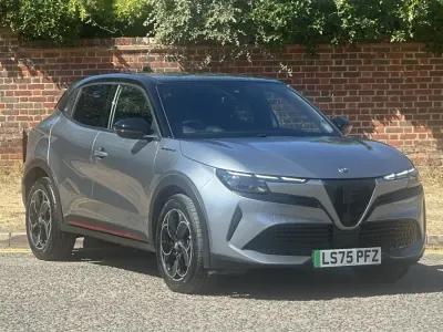 Used Alfa Romeo Junior Edizione Speciale 114 kW (156 HP) 2025 Grey/black SUV