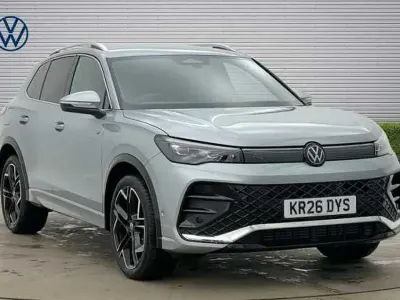 Nowe VW Tiguan R-line 150 KM (110 kW) 2026 Srebrny SUV