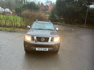 used Nissan Navara Double Cab Pick Up Tekna 2.5dCi 190 4WD Auto