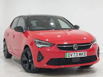 Begagnad Vauxhall Corsa-e Edition 100 kW (136 HK) 2023 Röd Halvkombi