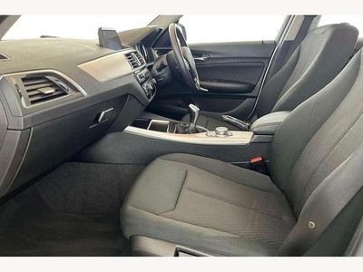 Used BMW 116 Comfort Edition 116 HP (85 kW) 2019 White Hatchback