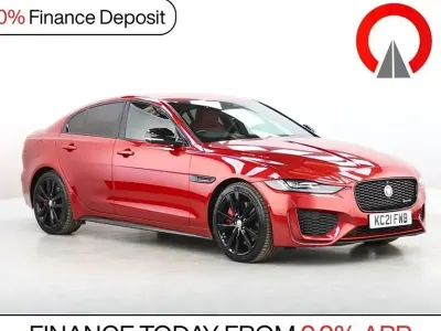 Usado Jaguar XE R-Dynamic 204 HP (150 kW) 2021 Vermelho Sedan