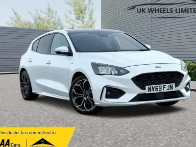 Begagnad Ford Focus ST-Line X 125 HK (91 kW) 2020 Vit Halvkombi