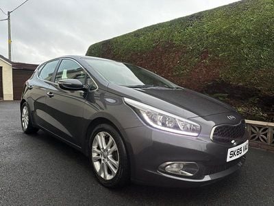Grey Used 2015 Kia Ceed Hatchback | £4,750 (Good price)