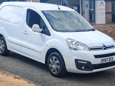Used Citroën Berlingo 100 HP (73 kW) 2017 White MPV