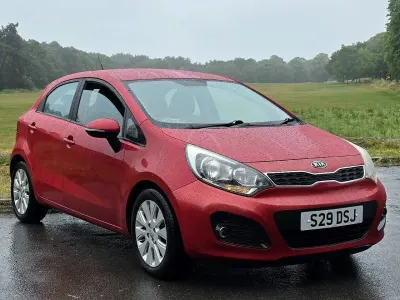 Used Kia Rio 84 HP (61 kW) 2012 Red Hatchback