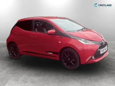 Used Toyota Aygo x-style 68 HP (50 kW) 2018 Red Hatchback