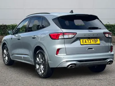 Usado Ford Kuga ST-Line 2023 Prateado SUV