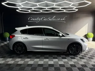 Used Ford Focus ST-Line X 125 HP (91 kW) 2020 Silver Hatchback