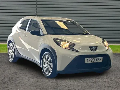 Used Toyota Aygo X PURE 72 HP (52 kW) 2023 White SUV
