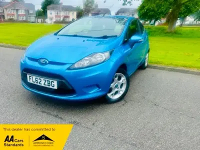 Used Ford Fiesta 70 HP (51 kW) 2012 Blue Hatchback