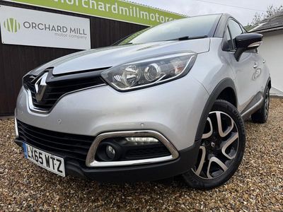Silver/black Used 2015 Renault Captur Dynamique SUV | £7,695 (Fair price)