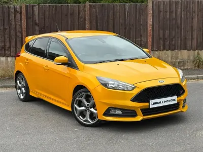 Used Ford Focus ST 185 HP (136 kW) 2017 Yellow Hatchback