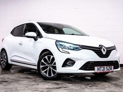 Used Renault Clio V Iconic 85 HP (62 kW) 2021 White Hatchback