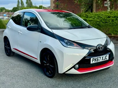 Used Toyota Aygo x-press 69 HP (50 kW) 2017 White Hatchback
