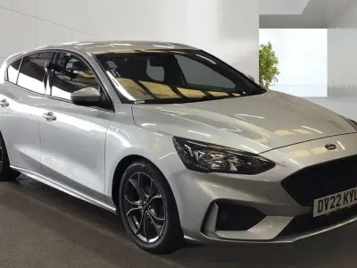 Used Ford Focus ST-Line 125 HP (91 kW) 2022 Silver Hatchback