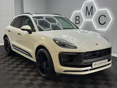 Used Porsche Macan 440 HP (323 kW) 2022 White SUV