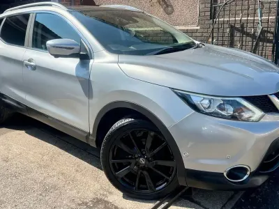 Used Nissan Qashqai Tekna 110 HP (80 kW) 2015 Silver SUV