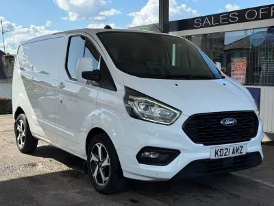 Usado Ford Transit Custom Limited 130 HP (95 kW) 2021 Branco Van