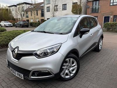 Used Renault Captur Dynamique 90 HP (66 kW) 2016 Silver SUV
