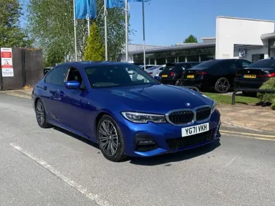 Begagnad BMW 318 M Sport 154 HK (113 kW) 2021 Blå