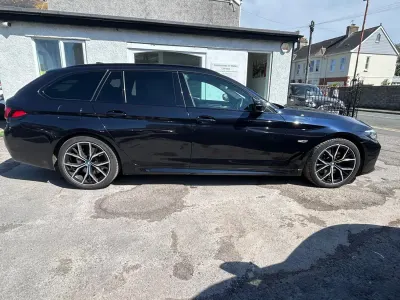 Begagnad BMW 530e M Sport 2022 Svart Kombi