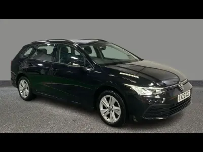Begagnad VW Golf VIII Life 2022 Svart Kombi