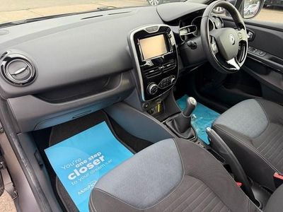 Used Renault Clio IV Dynamique 90 HP (66 kW) 2015 Grey Hatchback