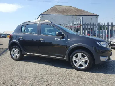Used Dacia Sandero Lauréate 90 HP (66 kW) 2015 Black Hatchback