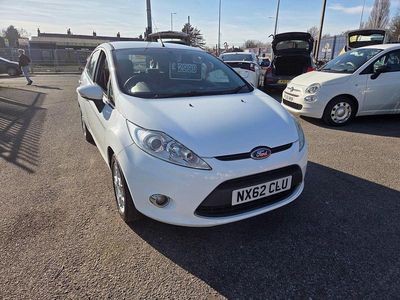 Used Ford Fiesta Zetec 82 HP (60 kW) 2012 White Hatchback