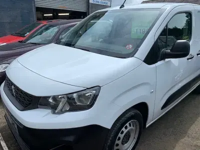 Used Peugeot Partner Premium 131 HP (96 kW) 2023 White MPV