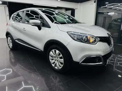 Used Renault Captur Expression+ 90 HP (66 kW) 2014 Silver SUV